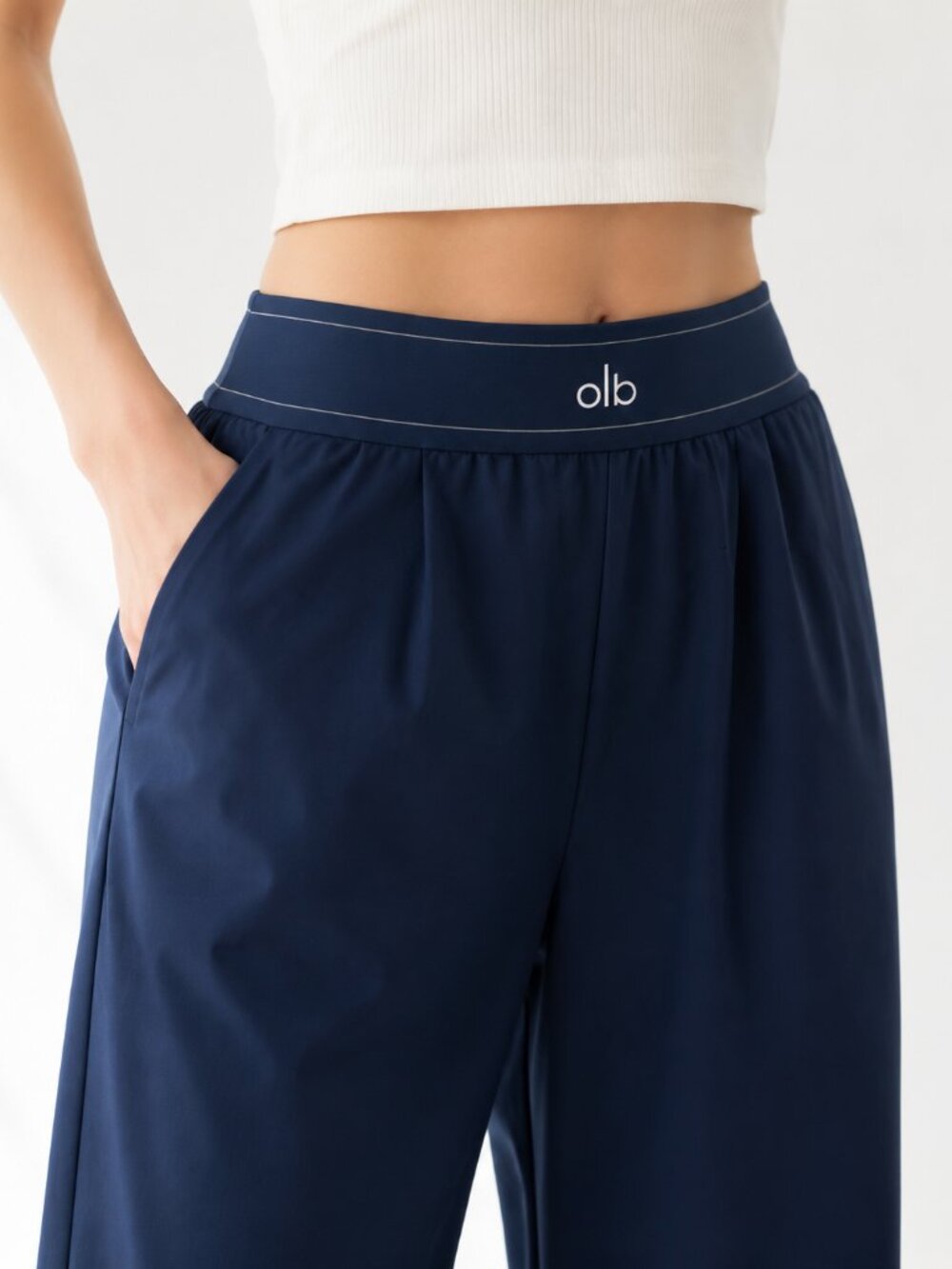 💃NWT Alo Yoga (Regular) Navy Blue Suit Up Trouser♥Elastic Wais/Wide Leg Pants - Picture 5 of 8